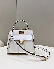 Fendi Peekaboo Handbag White Size 23 x 11 x 18 cm - 4