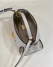 Fendi Peekaboo Handbag White Size 23 x 11 x 18 cm - 3