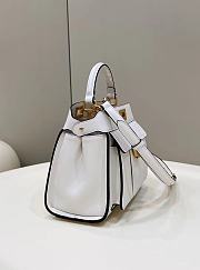 Fendi Peekaboo Handbag White Size 23 x 11 x 18 cm - 2