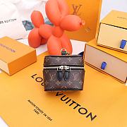 Louis Vuitton LV Key Chain Vanity Monogram - 1