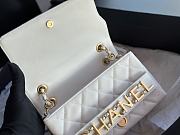 Chanel White Calfskin Leather Size 15 x 21 x 8 cm - 4