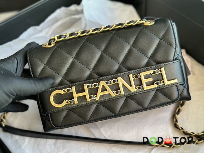 Chanel Black Calfskin Leather Size 15 x 21 x 8 cm - 1