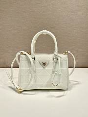 Prada Killer Bag 1BA896 White Size 24.5 x 16.5 x 11 cm - 1