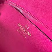 Valentino One Stud Embroidered Bag with Chain Pink Size 19 x 14 x 11 cm - 5