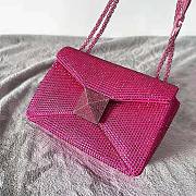 Valentino One Stud Embroidered Bag with Chain Pink Size 19 x 14 x 11 cm - 2