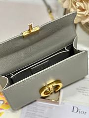 Dior 30 Montaigne Chain Handbag Grey Size 21.5×12×6 cm - 6