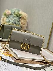 Dior 30 Montaigne Chain Handbag Grey Size 21.5×12×6 cm - 4