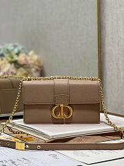 Dior 30 Montaigne Chain Handbag Nude Size 21.5×12×6 cm - 1