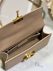 Dior 30 Montaigne Chain Handbag Nude Size 21.5×12×6 cm - 6