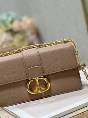 Dior 30 Montaigne Chain Handbag Nude Size 21.5×12×6 cm - 4