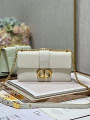 Dior 30 Montaigne Chain Handbag White Size 21.5×12×6 cm - 1