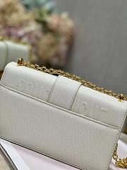 Dior 30 Montaigne Chain Handbag White Size 21.5×12×6 cm - 5