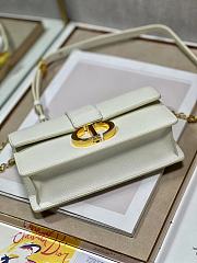 Dior 30 Montaigne Chain Handbag White Size 21.5×12×6 cm - 4