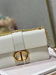 Dior 30 Montaigne Chain Handbag White Size 21.5×12×6 cm - 3