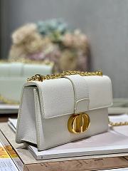 Dior 30 Montaigne Chain Handbag White Size 21.5×12×6 cm - 2
