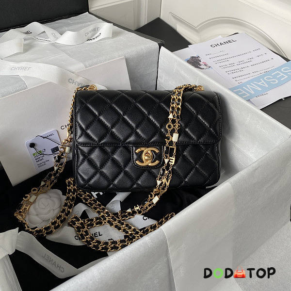 Chanel Flap Bag Black Size 20.5 x 17 x 6.5 cm - 1