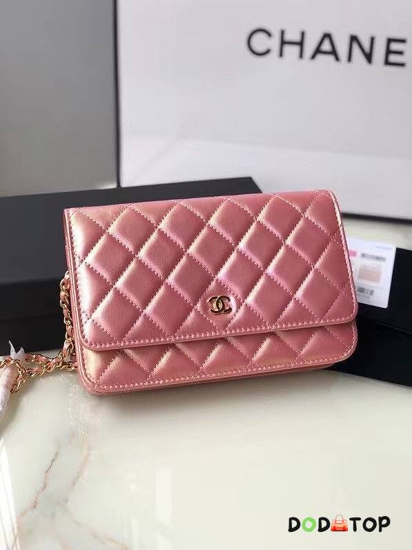 Chanel Iridescent Calfskin Chain Wallet Pink Size 19 x 12 x 4 cm - 1