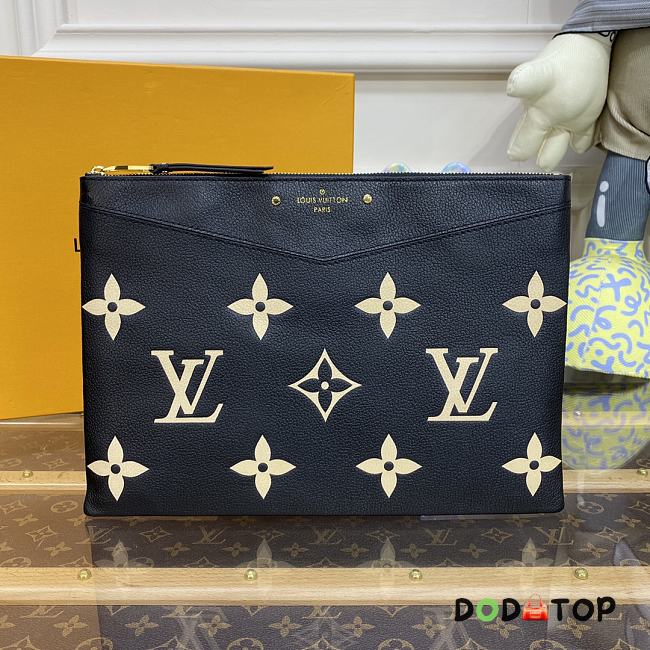 Louis Vuitton LV M81292 Daily Pouch Size 29.5 x 1 x 21 cm - 1
