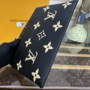 Louis Vuitton LV M81292 Daily Pouch Size 29.5 x 1 x 21 cm - 5