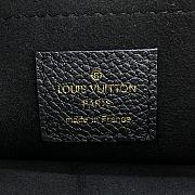 Louis Vuitton LV M81292 Daily Pouch Size 29.5 x 1 x 21 cm - 2