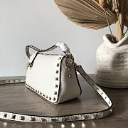 Valentino Garavani Small Rockstud Shoulder Bag White Size 19 x 13 x 7 cm - 3