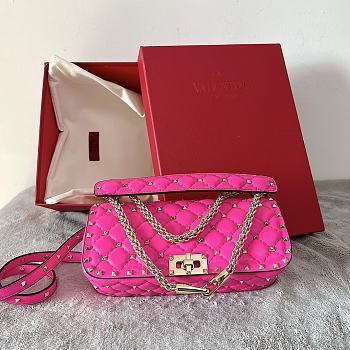Valentino Garavani Rockstud Spike Quilted Leather Shoulder Bag Pink Size 24 x 11 x 7 cm