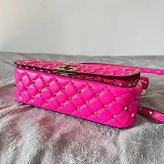 Valentino Garavani Rockstud Spike Quilted Leather Shoulder Bag Pink Size 24 x 11 x 7 cm - 4