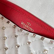 Valentino Garavani Rockstud Spike Quilted Leather Shoulder Bag White Size 24 x 11 x 7 cm - 3
