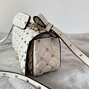 Valentino Garavani Rockstud Spike Quilted Leather Shoulder Bag White Size 24 x 11 x 7 cm - 4