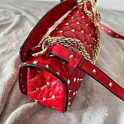 Valentino Garavani Rockstud Spike Quilted Leather Shoulder Bag Red Size 24 x 11 x 7 cm - 2