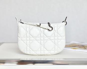 Dior Caro Tulip Handbag White Size 25 x 16 x 2.5 cm