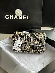 Chanel Pink Tweed Woolen Flap Bag Size 25 cm - 2