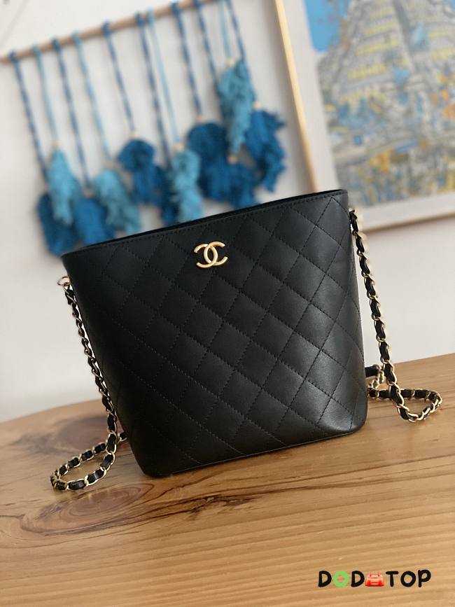 Chanel Black Bucket Bag Size 20 x 21 x 13 cm - 1