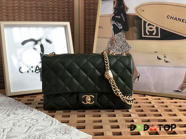Chanel Chain Bag Green Size 16 x 25 x 10 cm - 1