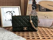 Chanel Chain Bag Green Size 16 x 25 x 10 cm - 1