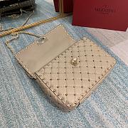 Valentino Rockstud Spike Medium Quilted Top-Handle Bag Beige Size 24 x 6.5 x 16 cm - 4