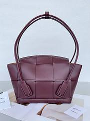 Botega Venata Arco Handbag Small Red Wine Size 22 x 18 x 9 cm - 1