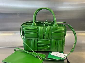 Bottega Veneta Mini Arco Tote Bag Green Size 25 x 16 x 10 cm