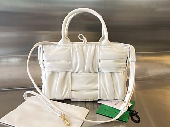 Bottega Veneta Mini Arco Tote Bag White Size 25 x 16 x 10 cm