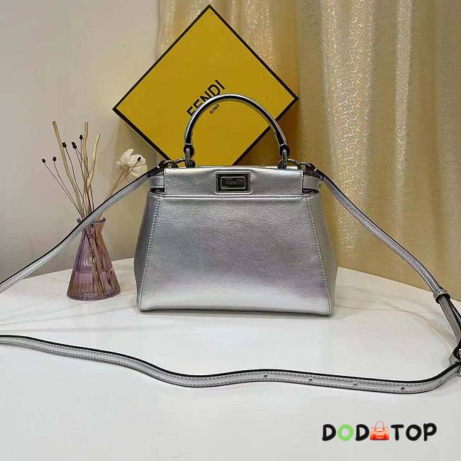 Fendi Peekaboo Iconic XS Mini-Bag in Silver Size 18 x 11 x 23 cm - 1
