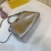 Fendi Peekaboo Iconic XS Mini-Bag in Silver Size 18 x 11 x 23 cm - 4