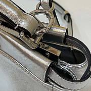 Fendi Peekaboo Iconic XS Mini-Bag in Silver Size 18 x 11 x 23 cm - 3