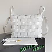 Botega Venata Bowling Cassette White Size 28 x 21 x 16 cm - 1