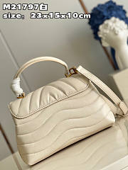 Louis Vuitton Hold Me White Size 23 x 15 x 10 cm - 4