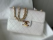 Chanel Vintage White Bag Size 30 x 8 x 21 cm - 1