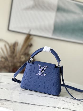 Louis Vuitton LV Capucines Blue Crocodile Pattern Size 21 x 14 x 8 cm