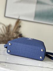Louis Vuitton LV Capucines Blue Crocodile Pattern Size 27 x 18 x 9 cm - 2