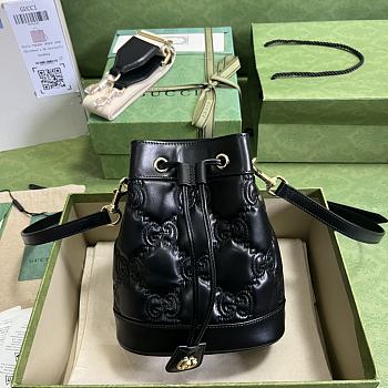 Gucci GG Matelassé Bucket Bag Black Size 17 x 20 x 10 cm