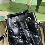Gucci GG Matelassé Bucket Bag Black Size 17 x 20 x 10 cm - 2