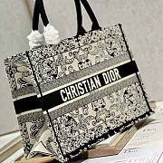 Dior Medium Dior Book Tote White and Black Dior Bandana Embroidery Size 36 x 27.5 x 16.5 cm - 6